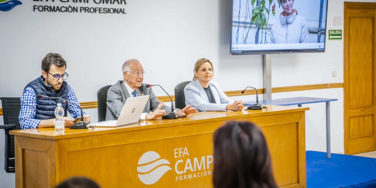 Amat explica su programa electoral a la comunidad educativa de la EFA Campomar