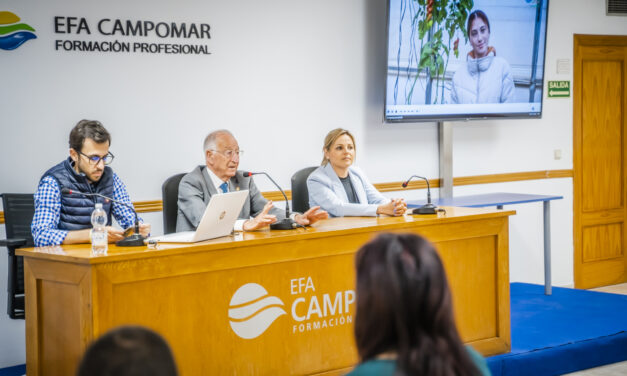 Amat explica su programa electoral a la comunidad educativa de la EFA Campomar